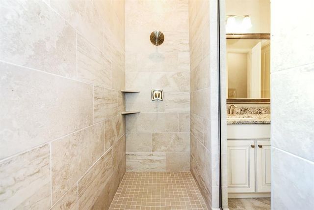 137 Skybranch Drive, Conroe, TX 77304