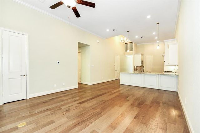 137 Skybranch Drive, Conroe, TX 77304