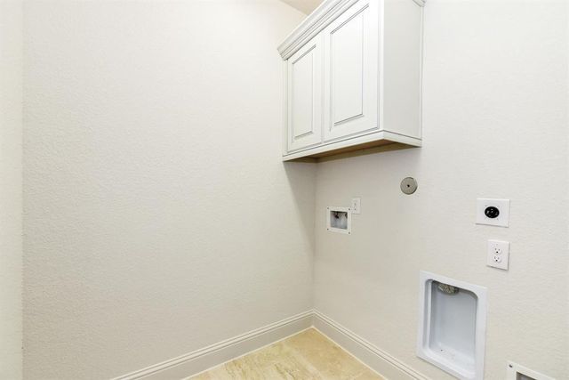 137 Skybranch Drive, Conroe, TX 77304