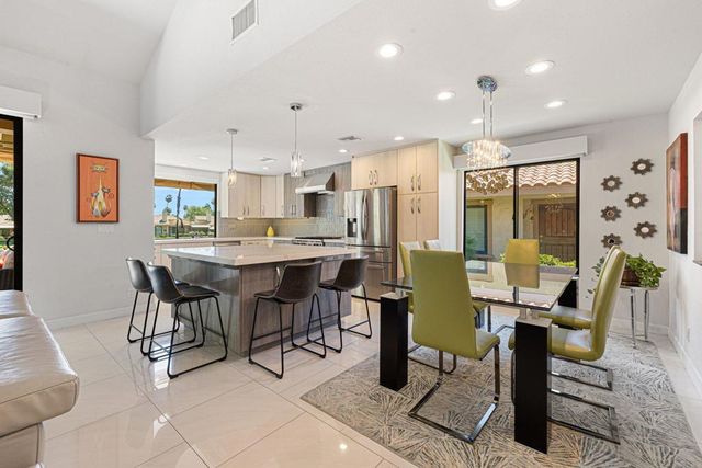 292 Tolosa Circle, Palm Desert, CA 92260