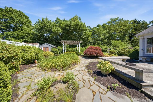 139 Sycamore Circle, Stony Brook, NY 11790