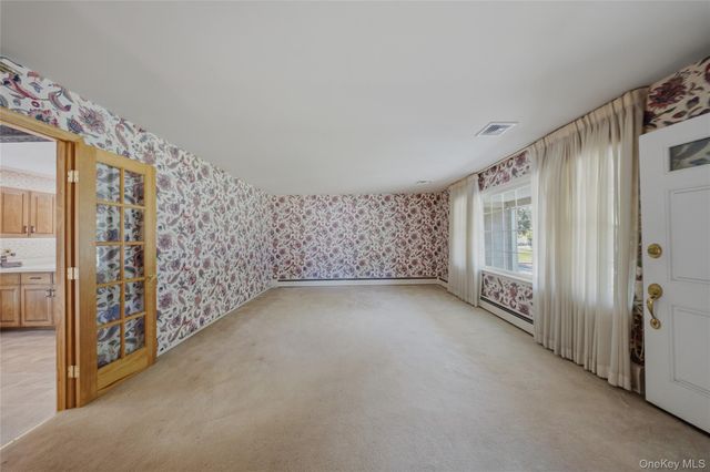 139 Sycamore Circle, Stony Brook, NY 11790