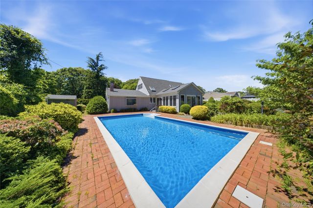 139 Sycamore Circle, Stony Brook, NY 11790