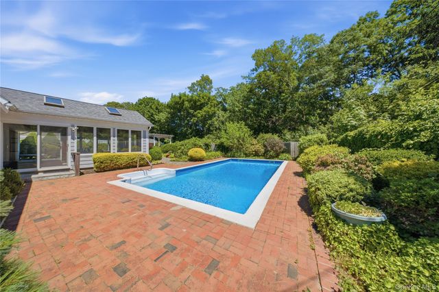 139 Sycamore Circle, Stony Brook, NY 11790
