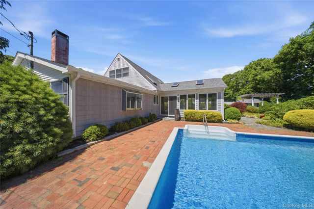 139 Sycamore Circle, Stony Brook, NY 11790