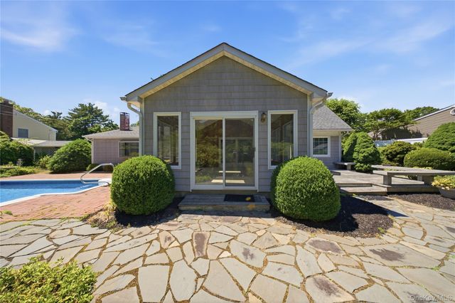139 Sycamore Circle, Stony Brook, NY 11790