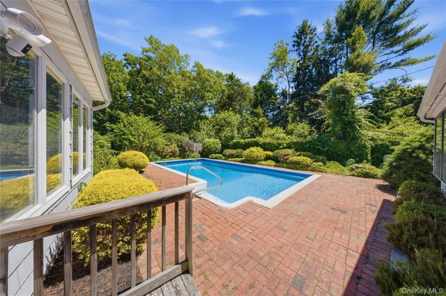 139 Sycamore Circle, Stony Brook, NY 11790