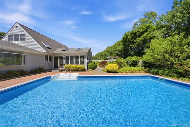 139 Sycamore Circle, Stony Brook, NY 11790
