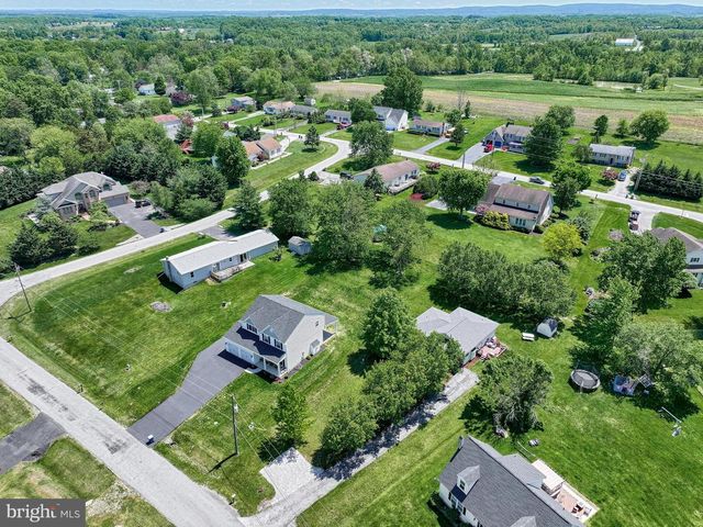 26 PLEASANTON DR, East Berlin, PA 17316