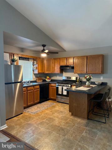 26 PLEASANTON DR, East Berlin, PA 17316