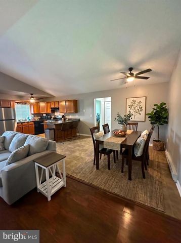 26 PLEASANTON DR, East Berlin, PA 17316