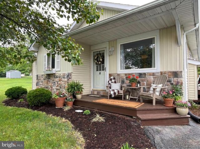 26 PLEASANTON DR, East Berlin, PA 17316