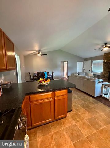 26 PLEASANTON DR, East Berlin, PA 17316