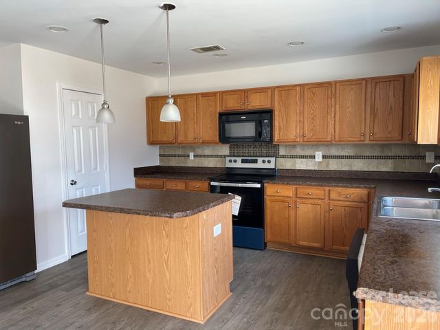 176 Silverspring Place, Mooresville, NC 28117