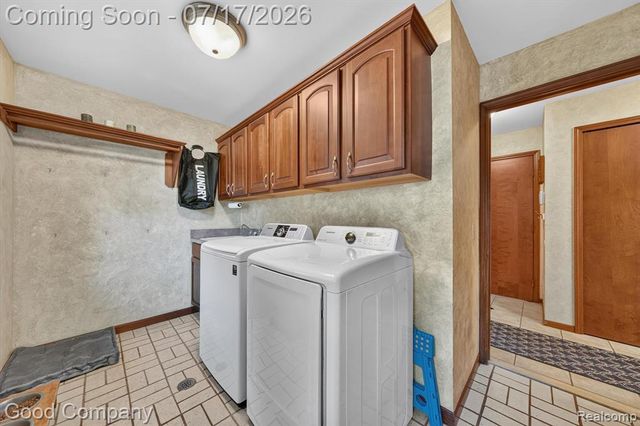 38921 Santa Barbara Street, Clinton Township, MI 48036