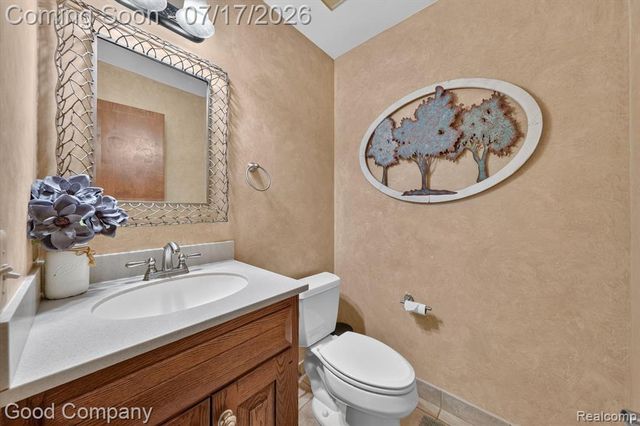 38921 Santa Barbara Street, Clinton Township, MI 48036