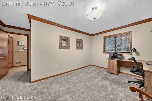 38921 Santa Barbara Street, Clinton Township, MI 48036
