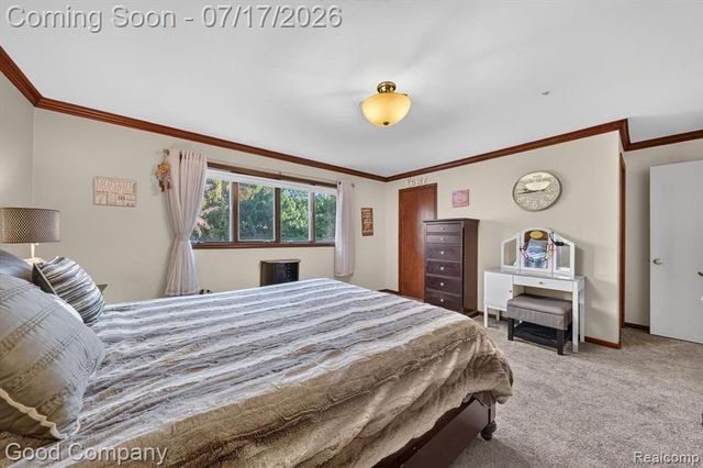 38921 Santa Barbara Street, Clinton Township, MI 48036