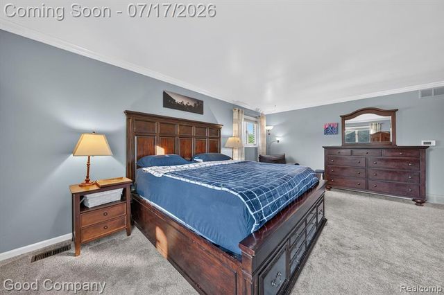 38921 Santa Barbara Street, Clinton Township, MI 48036