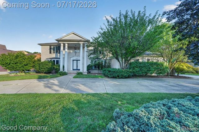 38921 Santa Barbara Street, Clinton Township, MI 48036