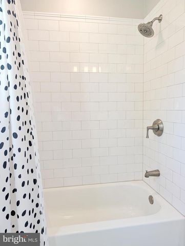 4 TIFFANY DR, Perkasie, PA 18944