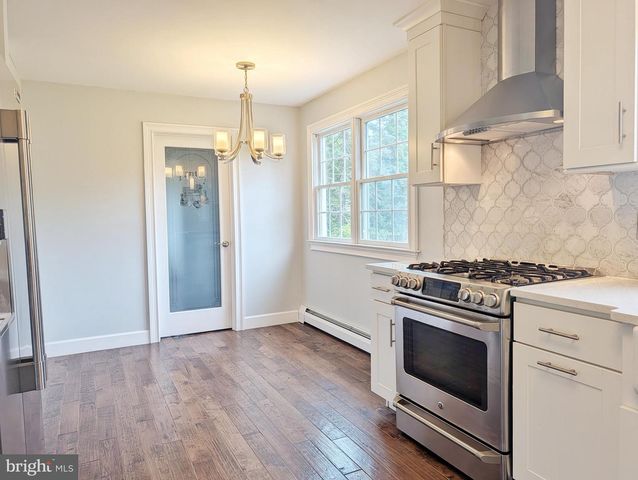 4 TIFFANY DR, Perkasie, PA 18944