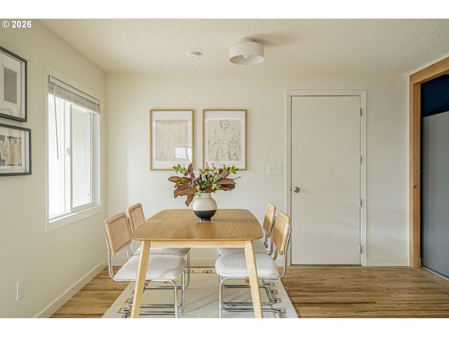 6135 Se LAMBERT St, Portland, OR 97206
