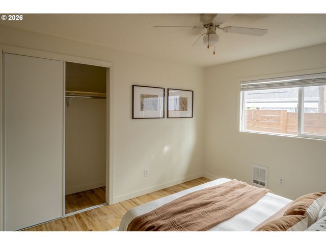 6135 Se LAMBERT St, Portland, OR 97206