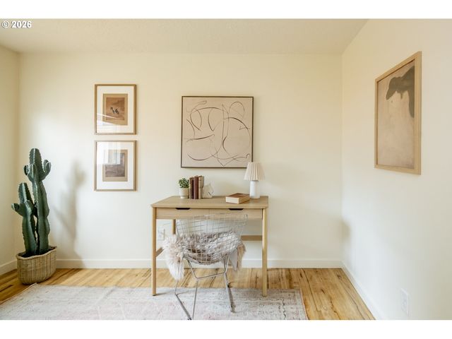 6135 Se LAMBERT St, Portland, OR 97206