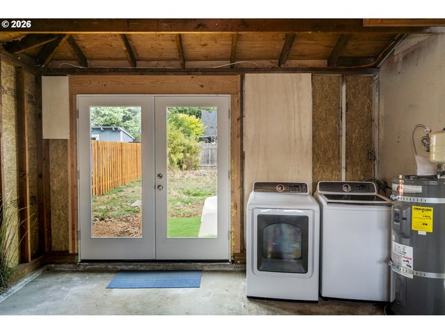 6135 Se LAMBERT St, Portland, OR 97206