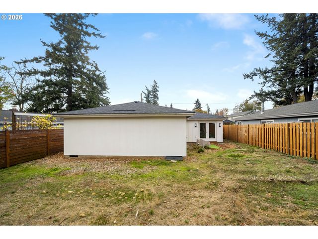 6135 Se LAMBERT St, Portland, OR 97206