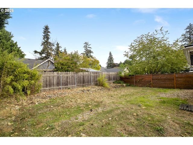 6135 Se LAMBERT St, Portland, OR 97206