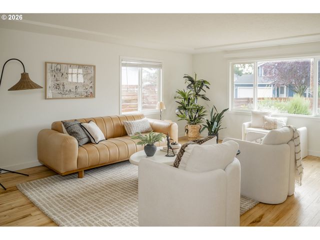 6135 Se LAMBERT St, Portland, OR 97206