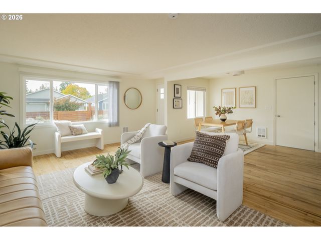 6135 Se LAMBERT St, Portland, OR 97206