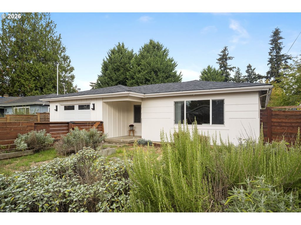 6135 Se LAMBERT St, Portland, OR 97206