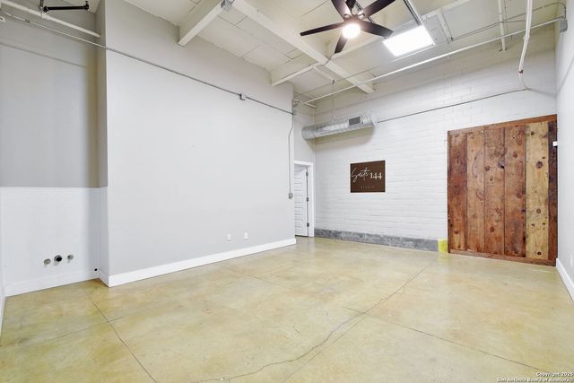 3363 E Commerce St Unit 144, San Antonio, TX 78220