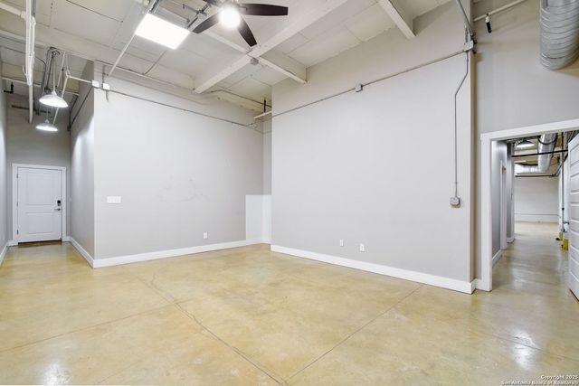 3363 E Commerce St Unit 144, San Antonio, TX 78220