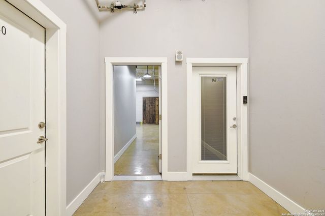 3363 E Commerce St Unit 144, San Antonio, TX 78220