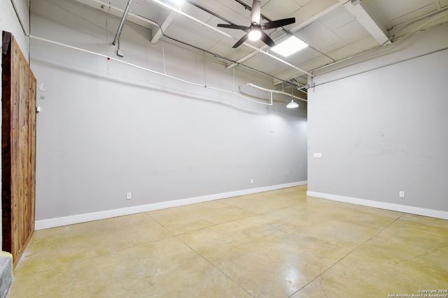 3363 E Commerce St Unit 144, San Antonio, TX 78220