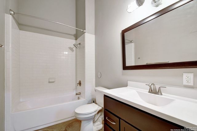 3363 E Commerce St Unit 144, San Antonio, TX 78220