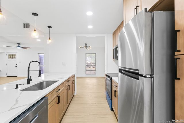 12411 Bret Springs, San Antonio, TX 78233