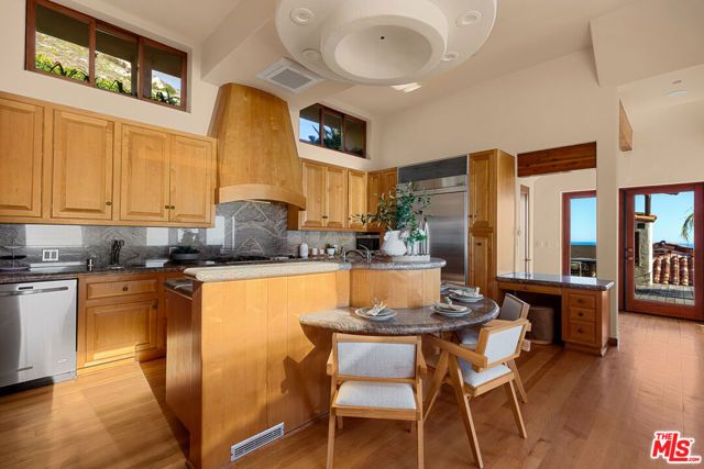 4240 Avenida De La Encinal, Malibu, CA 90265