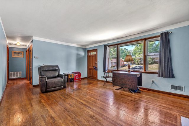 5128 Youngwood DR, Roanoke, VA 24017