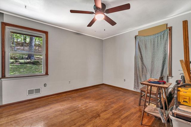 5128 Youngwood DR, Roanoke, VA 24017