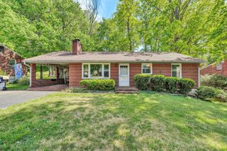5128 Youngwood DR, Roanoke, VA 24017
