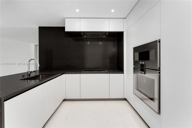 300 BISCAYNE BLVD WAY 2009, Miami, FL 33131