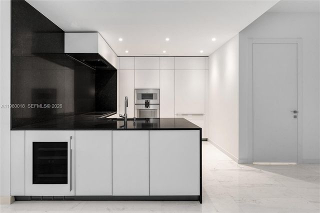 300 BISCAYNE BLVD WAY 2009, Miami, FL 33131