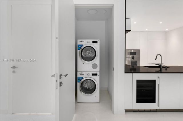 300 BISCAYNE BLVD WAY 2009, Miami, FL 33131