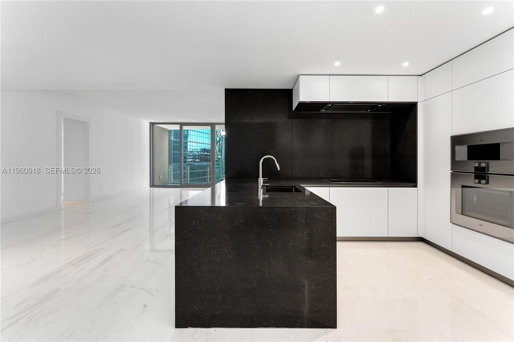 300 BISCAYNE BLVD WAY 2009, Miami, FL 33131