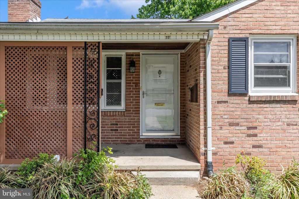 Image 2 of property listing at 17 THIRTEENTH ST, Frederick, MD 21701